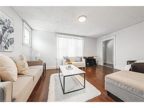 43 Sterling Street, Hamilton, ON - Indoor Photo Showing Living Room