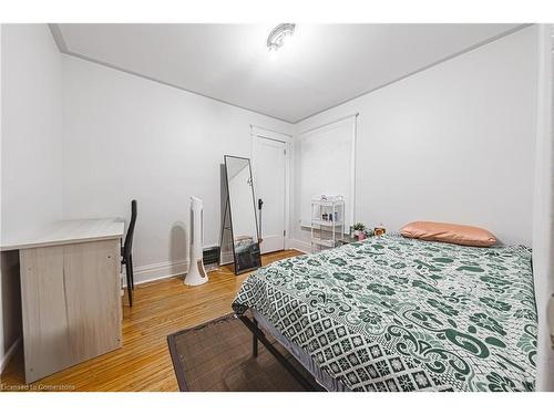 43 Sterling Street, Hamilton, ON - Indoor Photo Showing Bedroom