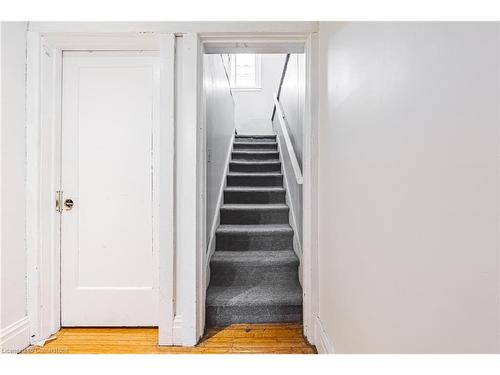 43 Sterling Street, Hamilton, ON - Indoor Photo Showing Other Room