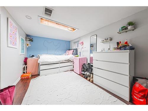 43 Sterling Street, Hamilton, ON - Indoor Photo Showing Bedroom