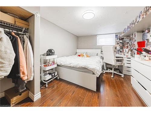 43 Sterling Street, Hamilton, ON - Indoor Photo Showing Bedroom