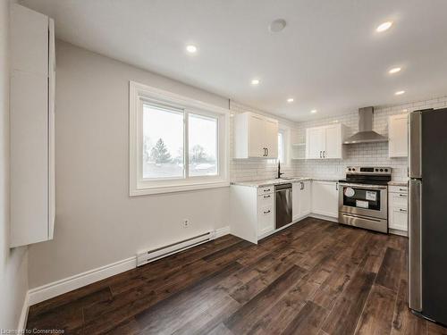 78 East 45Th Street, Hamilton, ON - Indoor Photo Showing Kitchen With Upgraded Kitchen