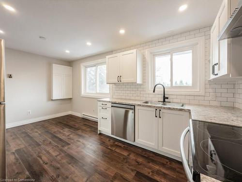 78 East 45Th Street, Hamilton, ON - Indoor Photo Showing Kitchen