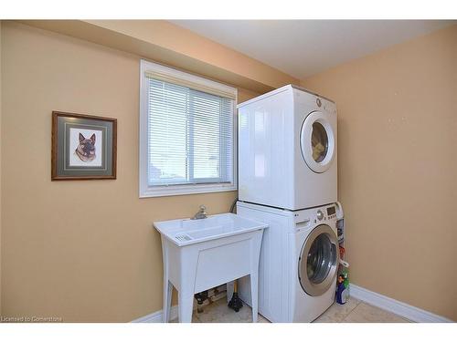 59 Holimont Court, Hamilton, ON - Indoor Photo Showing Laundry Room