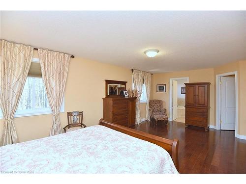 59 Holimont Court, Hamilton, ON - Indoor Photo Showing Bedroom