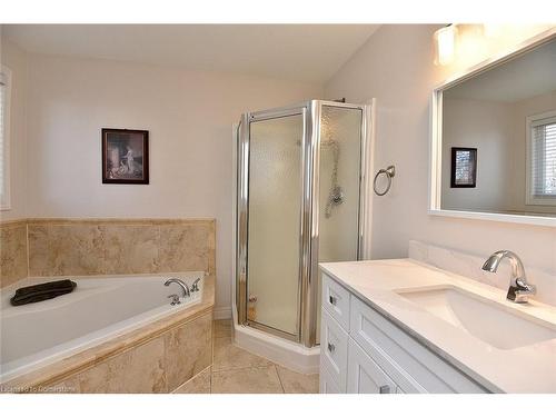 59 Holimont Court, Hamilton, ON - Indoor Photo Showing Bathroom