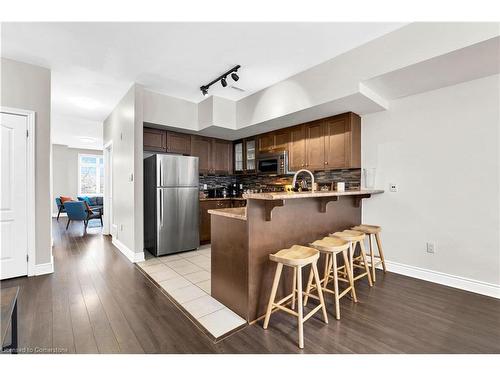 2082 Pine Street, Burlington, ON - Indoor Photo Showing Kitchen