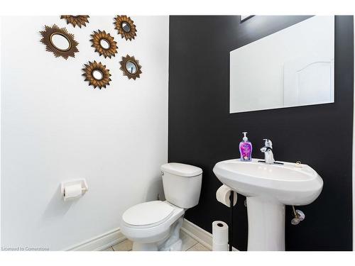 2082 Pine Street, Burlington, ON - Indoor Photo Showing Bathroom