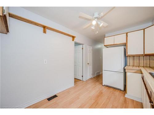 164 East 23Rd Street, Hamilton, ON - Indoor Photo Showing Kitchen