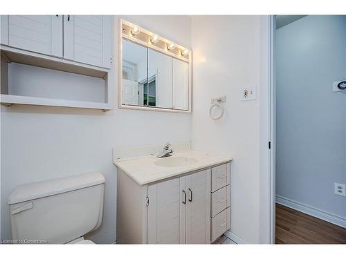 164 East 23Rd Street, Hamilton, ON - Indoor Photo Showing Bathroom