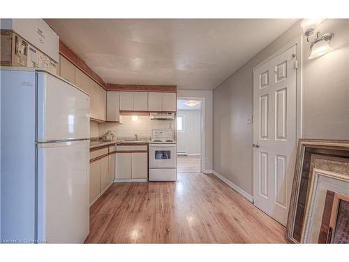 421 Preston Parkway, Cambridge, ON - Indoor Photo Showing Kitchen