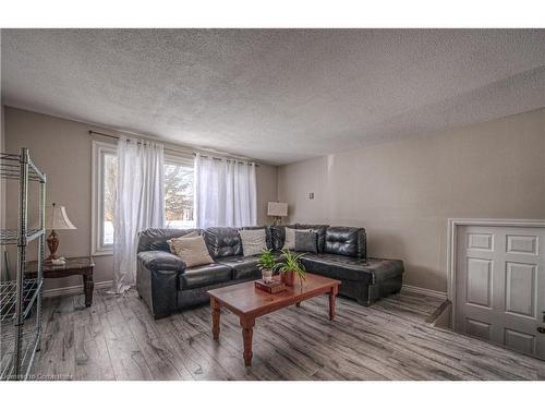 421 Preston Parkway, Cambridge, ON - Indoor Photo Showing Living Room