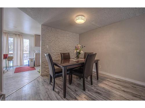 421 Preston Parkway, Cambridge, ON - Indoor Photo Showing Dining Room