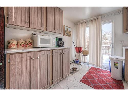 421 Preston Parkway, Cambridge, ON - Indoor Photo Showing Kitchen