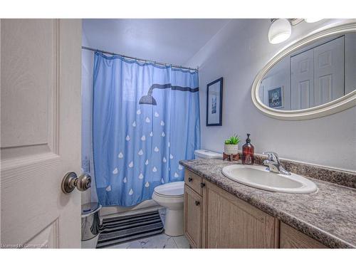 421 Preston Parkway, Cambridge, ON - Indoor Photo Showing Bathroom