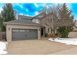 45 Richmond Crescent  Stoney Creek, ON L8E 5T9