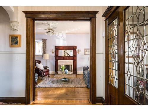 60 Homewood Avenue, Hamilton, ON - Indoor Photo Showing Other Room