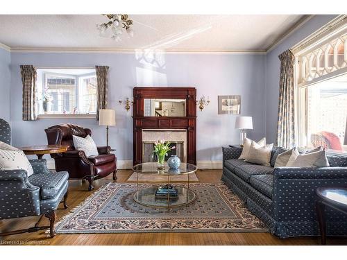 60 Homewood Avenue, Hamilton, ON - Indoor Photo Showing Living Room With Fireplace