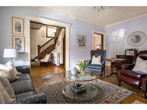 60 Homewood Avenue, Hamilton, ON - Indoor Photo Showing Living Room