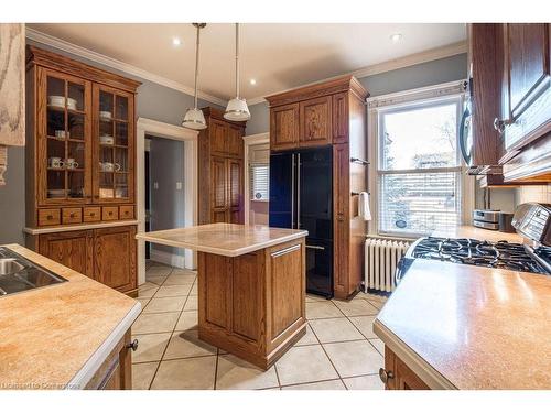 60 Homewood Avenue, Hamilton, ON - Indoor Photo Showing Kitchen