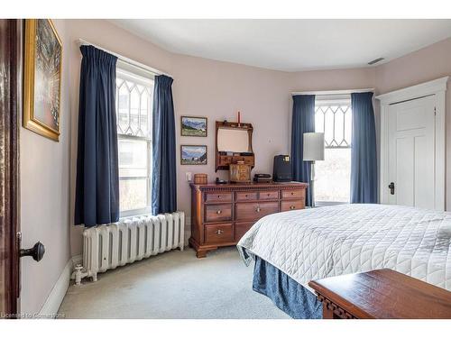 60 Homewood Avenue, Hamilton, ON - Indoor Photo Showing Bedroom