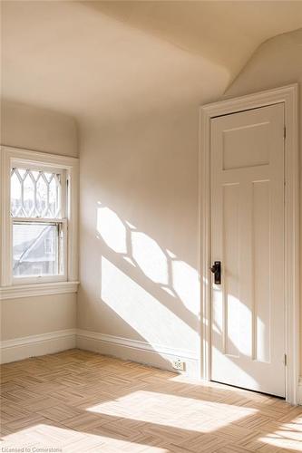 60 Homewood Avenue, Hamilton, ON - Indoor Photo Showing Other Room