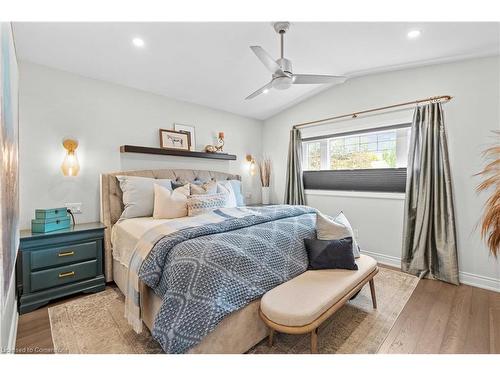 1432 Olga Drive, Burlington, ON - Indoor Photo Showing Bedroom