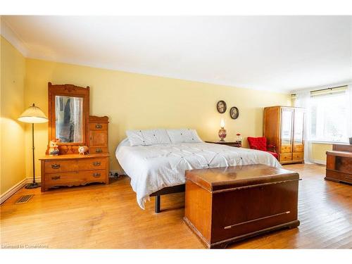 475 Mayzel Road, Burlington, ON - Indoor Photo Showing Bedroom