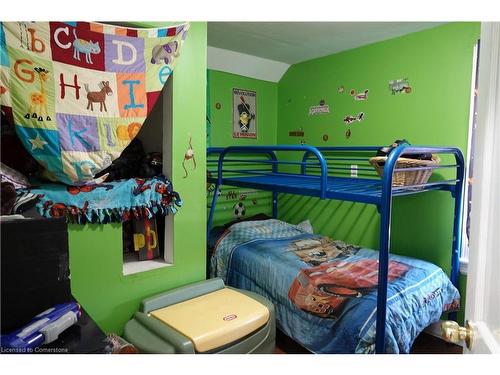 58 Britannia Avenue, Hamilton, ON - Indoor Photo Showing Bedroom