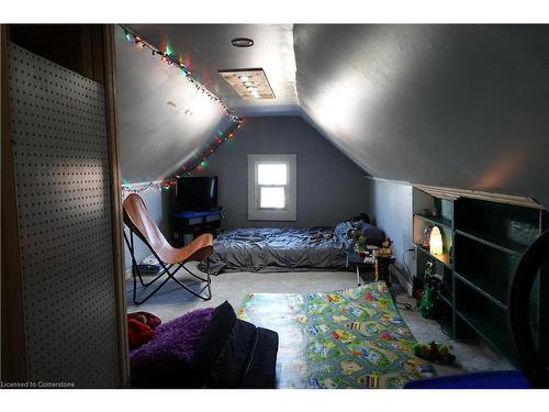 58 Britannia Avenue, Hamilton, ON - Indoor Photo Showing Bedroom