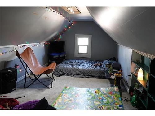 58 Britannia Avenue, Hamilton, ON - Indoor Photo Showing Bedroom