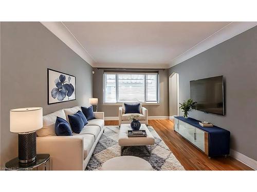 501 Upper Wellington Street, Hamilton, ON - Indoor Photo Showing Living Room