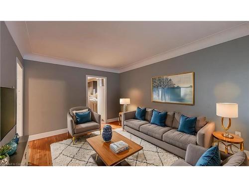 501 Upper Wellington Street, Hamilton, ON - Indoor Photo Showing Living Room