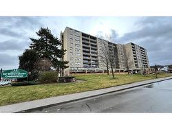 1010-15 Nicklaus Drive  Hamilton, ON L8K 5J5