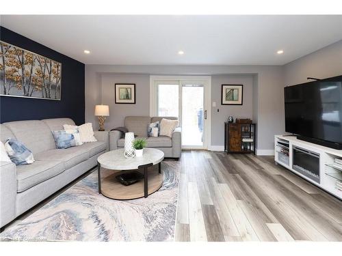 452 Boettger Place, Waterloo, ON - Indoor Photo Showing Living Room