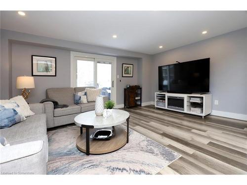 452 Boettger Place, Waterloo, ON - Indoor Photo Showing Living Room