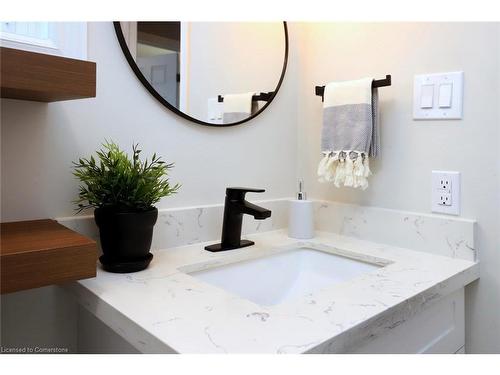 452 Boettger Place, Waterloo, ON - Indoor Photo Showing Bathroom