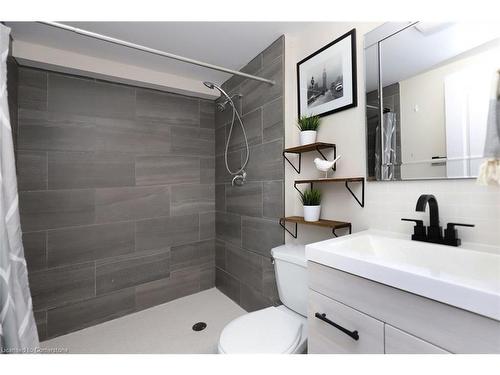 452 Boettger Place, Waterloo, ON - Indoor Photo Showing Bathroom