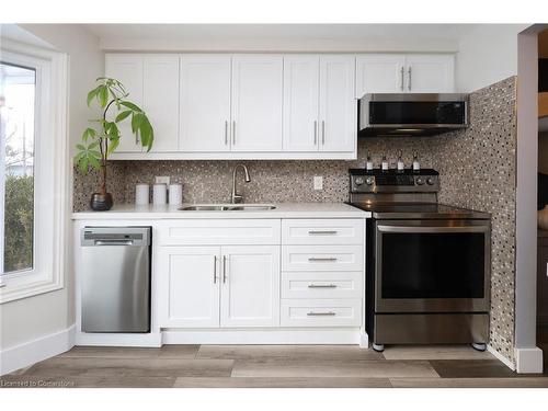 452 Boettger Place, Waterloo, ON - Indoor Photo Showing Kitchen With Double Sink