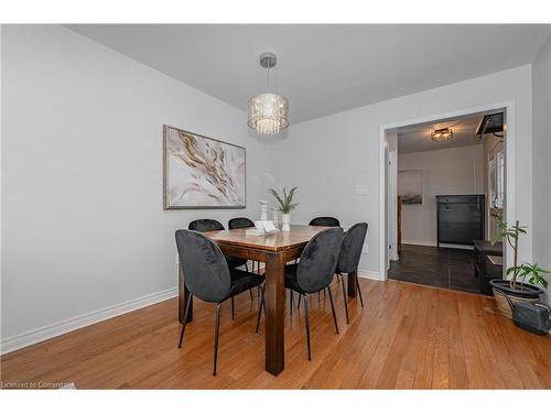 3247 Steeplechase Drive, Burlington, ON - Indoor Photo Showing Dining Room