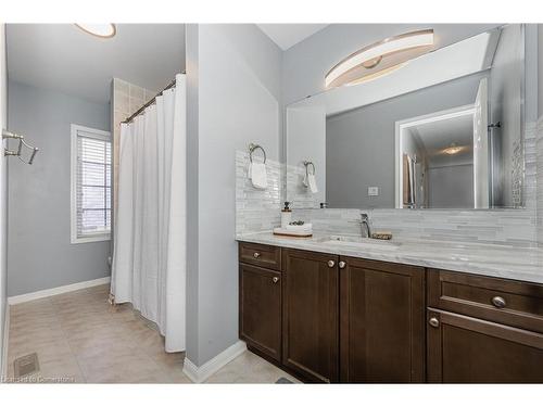 3247 Steeplechase Drive, Burlington, ON - Indoor Photo Showing Bathroom