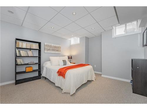 3247 Steeplechase Drive, Burlington, ON - Indoor Photo Showing Bedroom