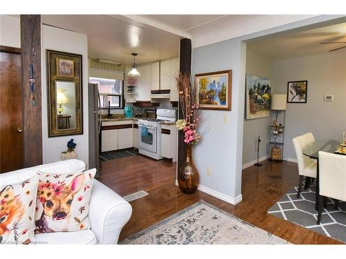 162 Beland Avenue S, Hamilton, ON - Indoor Photo Showing Kitchen