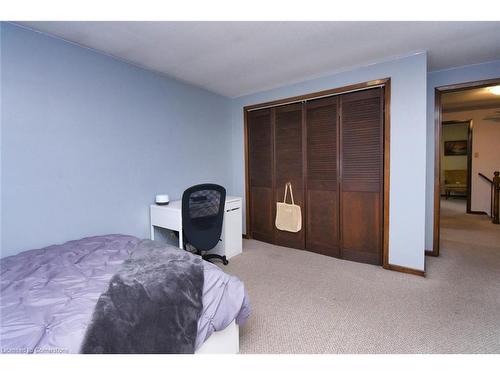 162 Beland Avenue S, Hamilton, ON - Indoor Photo Showing Bedroom