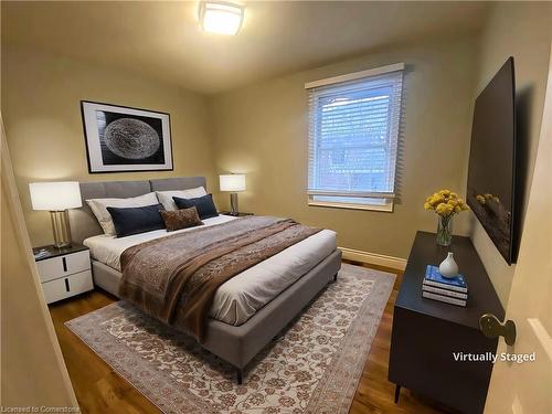 312 East 45Th Street, Hamilton, ON - Indoor Photo Showing Bedroom