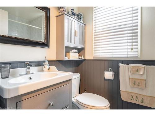 198 Ridge Street, Hamilton, ON - Indoor Photo Showing Bathroom