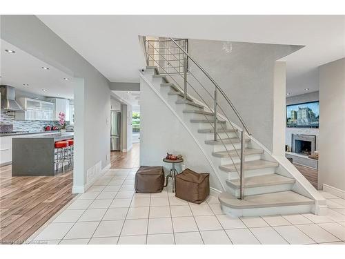 2218 Vista Drive, Burlington, ON - Indoor Photo Showing Dining Room