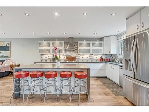 2218 Vista Drive, Burlington, ON - Indoor Photo Showing Kitchen With Upgraded Kitchen