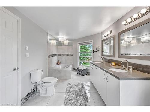 2218 Vista Drive, Burlington, ON - Indoor Photo Showing Bathroom