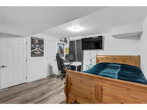 2218 Vista Drive, Burlington, ON - Indoor Photo Showing Living Room